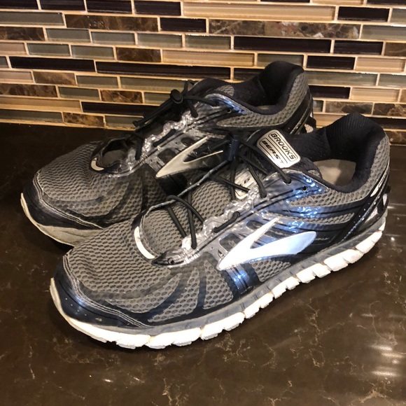 brooks beast 16 size 11